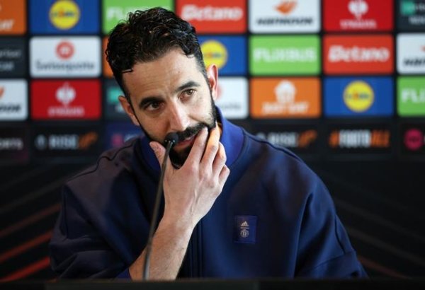 中金汇融配资 还有7周！邮报：若第一年合同内解雇阿莫林，曼联需支付1200万镑